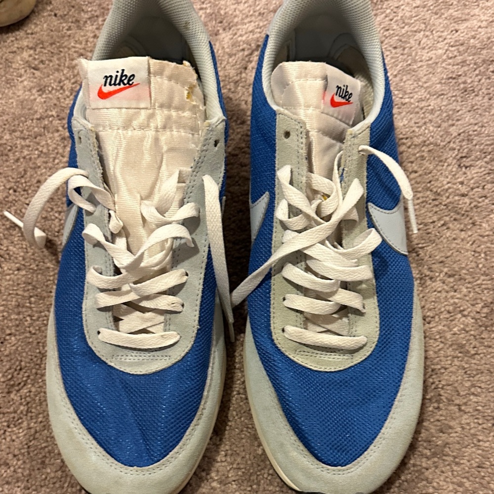 Nike THROW BACKS  Classic Blue and White Running Shoes